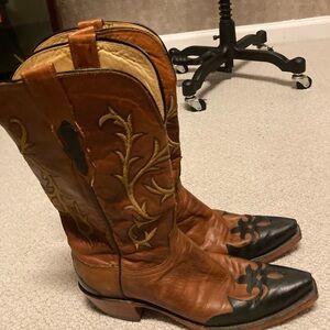 Classic Two-Tone Brown and Black Western Cowboy Boots
